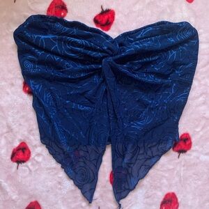 Blue Rose design Crop Top with twist
